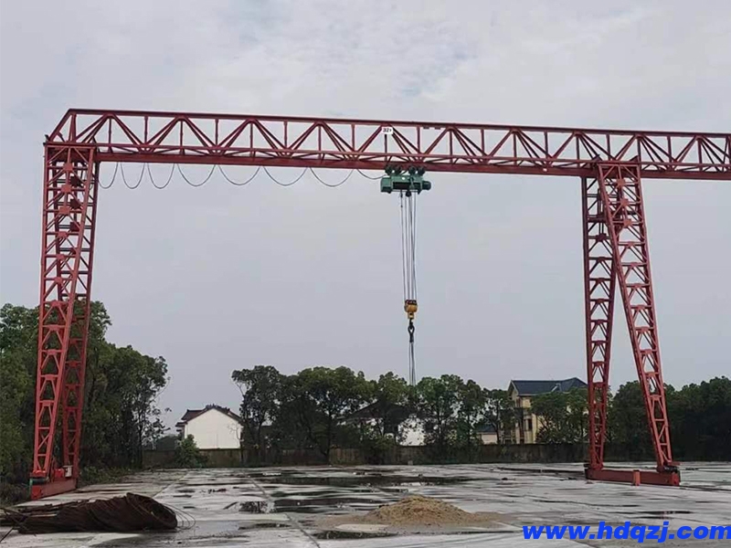 防傾覆系統(tǒng)對(duì)龍門吊的結(jié)構(gòu)和電氣系統(tǒng)有哪些要求？